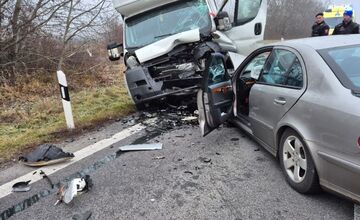 FOTO: Vážna nehoda medzi Komárnom a Kameničnou (13. december 2024)