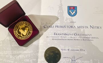 FOTO: Významný výtvarník a sochár Fero Guldan dostal ocenenie od primátora mesta Nitra