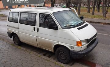 FOTO: Opitý vodič zdemoloval v Nových Zámkoch ďalšie autá