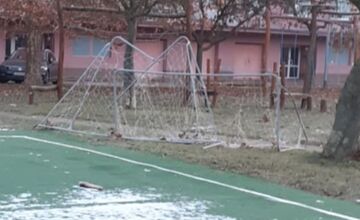 FOTO: Na sídlisku v Šali niekto zničil futbalové bránky