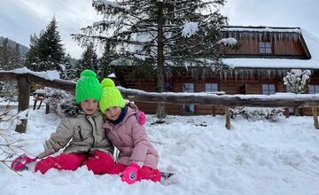 FOTO: Drevenice Terchová ponúkajú výhodné jarné pobyty