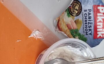 FOTO: Tesco sťahuje z predaja obľúbený šalát. Zákazník v ňom našiel úlomky skla