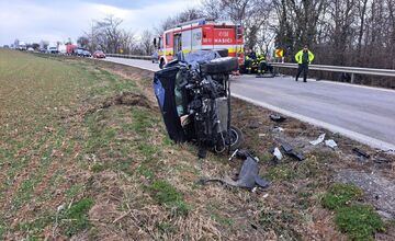 FOTO: Hrozivá nehoda pri obci Kuzmice. Z áut ostala iba kopa šrotu 