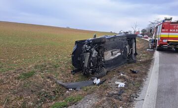 FOTO: Hrozivá nehoda pri obci Kuzmice. Z áut ostala iba kopa šrotu 