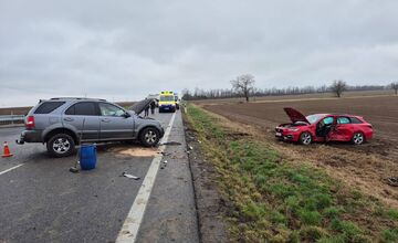 FOTO: Nehoda dvoch áut pri Leviciach 12. 3. 2025
