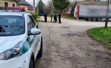 FOTO: V obci Svodín objavili muníciu z 2. svetovej vojny, ľudí museli evakuovať