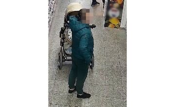 FOTO: Poznáte osoby na záberoch z bezpečnostnej kamery v nitrianskych potravinách? 