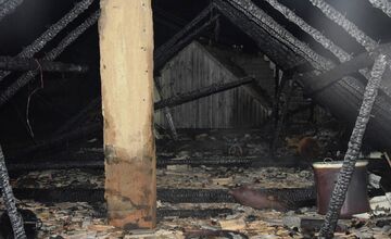 FOTO: Rodinný dom v obci Rúbaň zachvátil požiar