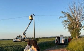 FOTO: V okrese Nové Zámky sa zrútil vetroň, dopadol na pole pri Veľkom Kýre