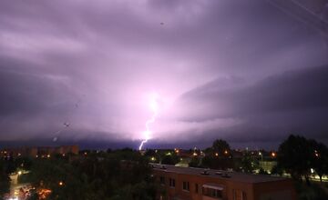 FOTO: Silné búrky zasiahli Nitru: Ulice zaplavilo, spadlo vyše 30 mm dažďa za pár minút