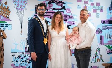 FOTO: Mesto Nitra oficiálne privítalo novonarodené deti. Ako získať príspevok a pozvánku?