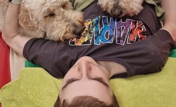 FOTO: Martinko z Veľkého Zálužia už podľa lekárov nemal žiť, rodina neustále bojuje o jeho život. Teraz potrebuje pomoc