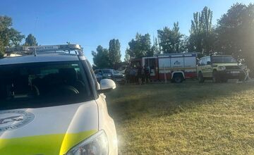 FOTO: Dramatická akcia pri Komárne: Starší muž zmizol v rieke, na brehu zostali šľapky. Pátranie trvalo celé hodiny