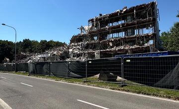 FOTO: Internát Poľnohospodár SPU Nitra Chrenová - búracie práce