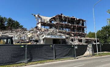 FOTO: Internát Poľnohospodár SPU Nitra Chrenová - búracie práce