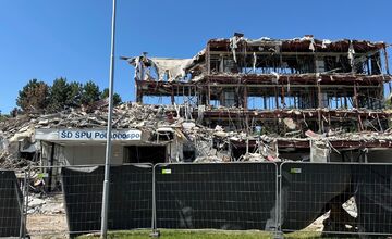 FOTO: Internát Poľnohospodár SPU Nitra Chrenová - búracie práce