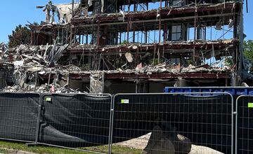 FOTO: Internát Poľnohospodár SPU Nitra Chrenová - búracie práce