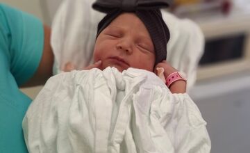 FOTO: Tamarka je 500. bábätko narodené v roku 2025 v levickej nemocnici