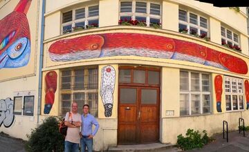 FOTO: Staré divadlo v Nitre má novú tvár: Do svojej 75. sezóny vstúpilo v úplne inom šate, zdobí ho dielo známeho umelca