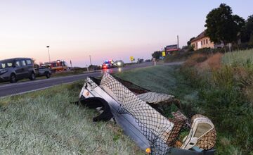 FOTO: Nehoda pri Nových Zámkoch si vyžiadala život 20-ročného dievčaťa