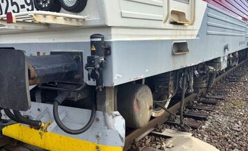 FOTO: V Kalnej nad Hronom sa zrazil rýchlik a traktorom