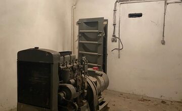 FOTO: Čo sa skrýva v tejto starej budevo v centre Nitry? Youtuber sa pozrel dnu a ukazuje jej tajomstvá