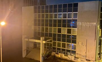 FOTO: Čo sa skrýva v tejto starej budevo v centre Nitry? Youtuber sa pozrel dnu a ukazuje jej tajomstvá