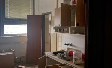 FOTO: Čo sa skrýva v tejto starej budevo v centre Nitry? Youtuber sa pozrel dnu a ukazuje jej tajomstvá