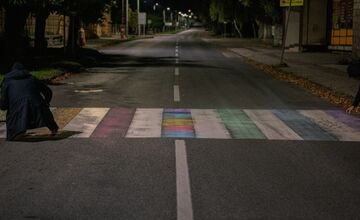 FOTO: V Zlatých Moravciach a ďalších mestách sa objavili dúhové priechody pre chodcov