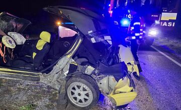 FOTO: Tragická ranná nehoda za Šaľou si vyžiadala životy dvoch mladých ľudí