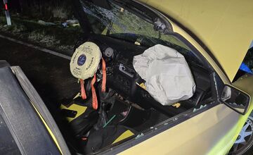 FOTO: Tragická ranná nehoda za Šaľou si vyžiadala životy dvoch mladých ľudí