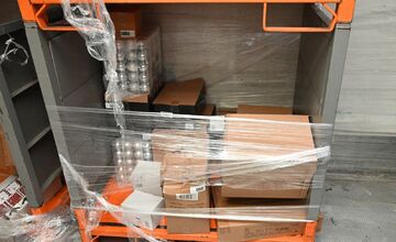 FOTO: V Komárne vyčíňali vianoční zlodeji. Z návesu vzali výzdobu na stromček