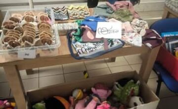 FOTO: Veľká jesenná burza v Leviciach sa blíži, pomôžete komunite aj nakúpite oblečenie, hračky aj knihy za pár eur