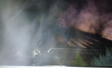 FOTO: Nočný požiar rodinného domu v obci Bojná 