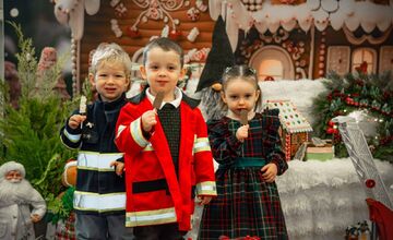 FOTO: Mikuláš dorazil aj do hasičskej rodiny a hasiči popri požiaroch rozdávali radosť deťom