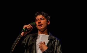 FOTO: Najmilší koncert roka v Nitre podporili aj nakupujúci v prvý deň otvorenia v novom obchode na Šindolke