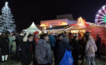 FOTO: Charitatívny vianočný punč v Nitre podporil Hospic u Bernadetky rekordnou sumou, vyzbieralo sa viac ako 12-tisíc