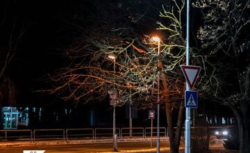 FOTO: Nitra zlepšuje bezpečnosť a nasvietila priechody, nové svetlá za takmer 17-tisíc majú chrániť chodcov