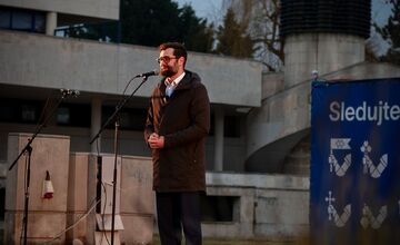 FOTO: Obyvatelia Nitrianskeho kraja si pripomenuli spomienku na Jána Kuciaka a Martinu Kušnírovu
