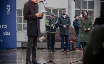 FOTO: Obyvatelia Nitrianskeho kraja si pripomenuli spomienku na Jána Kuciaka a Martinu Kušnírovu