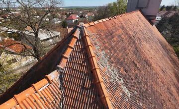 FOTO: Kostol v Čajkove už nutne potrebuje novú strechu, založili zbierku