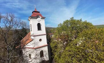 FOTO: Kostol v Čajkove už nutne potrebuje novú strechu, založili zbierku
