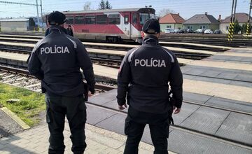 FOTO: Policajná akcia „Týždeň prevencie na železnici" v Nitrianskom kraji