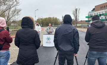 FOTO: Novozámocká nemocnica otvorila nové parkovisko, poslúži zamestnancom 