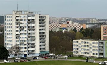 FOTO: Vrtuľník v centre Nitry vzbudil nečakanú pozornosť. 