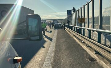 FOTO: Na R1 pri Nitre chcel mladý muž ukončiť svoj život, zasiahol policajný vyjednávač