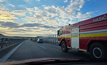 FOTO: Na R1 pri Nitre chcel mladý muž ukončiť svoj život, zasiahol policajný vyjednávač