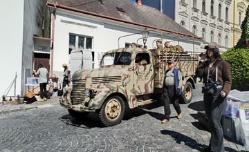 FOTO: Nakrúcanie filmu Autobus do Vlčích dier v Nitre