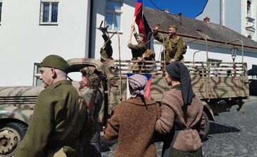 FOTO: Nakrúcanie filmu Autobus do Vlčích dier v Nitre