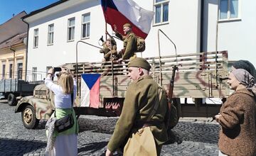 FOTO: Nakrúcanie filmu Autobus do Vlčích dier v Nitre